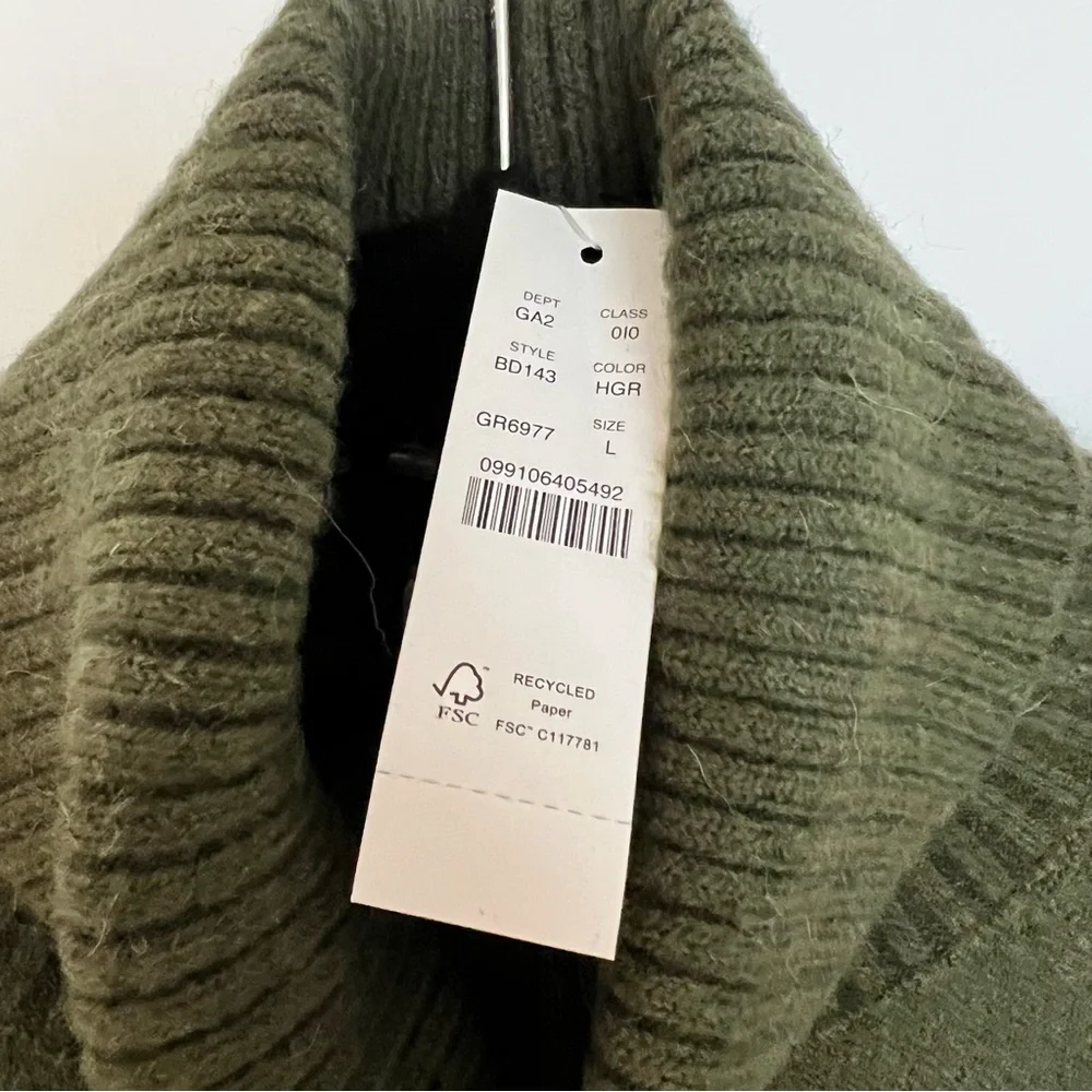 J crew green turtleneck sweater size large NWT - Picture 3 of 4